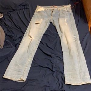 NWOT Guess Distressed Ripped Denim Jeans